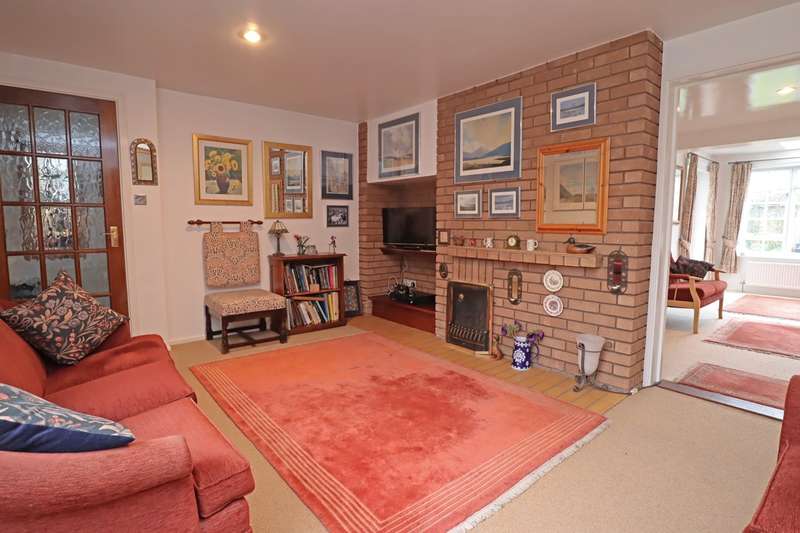 4 Bedroom Detached House For Sale In Chartwell Close, Whitestone