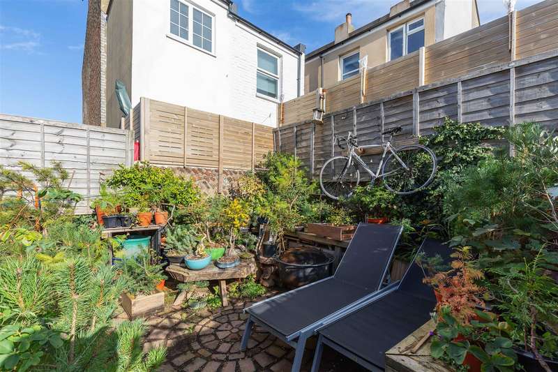 3 Bedroom House For Sale In Shanklin Road, Brighton, BN2