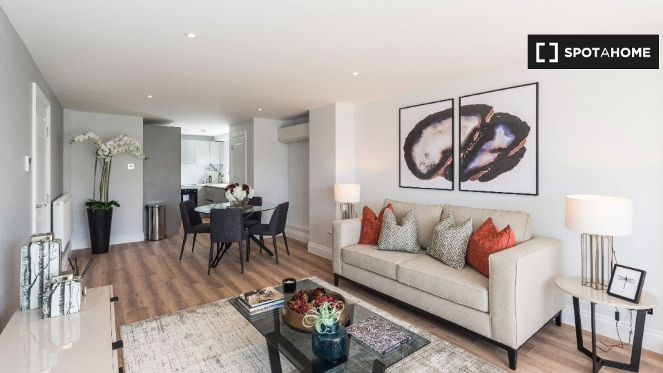 2 Bedroom Flat To Rent In Flat, SW5