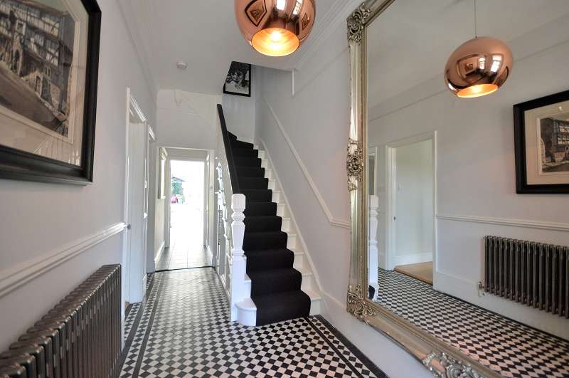 4 Bedroom Semi Detached House For Sale In Ulleswater Road, Southgate