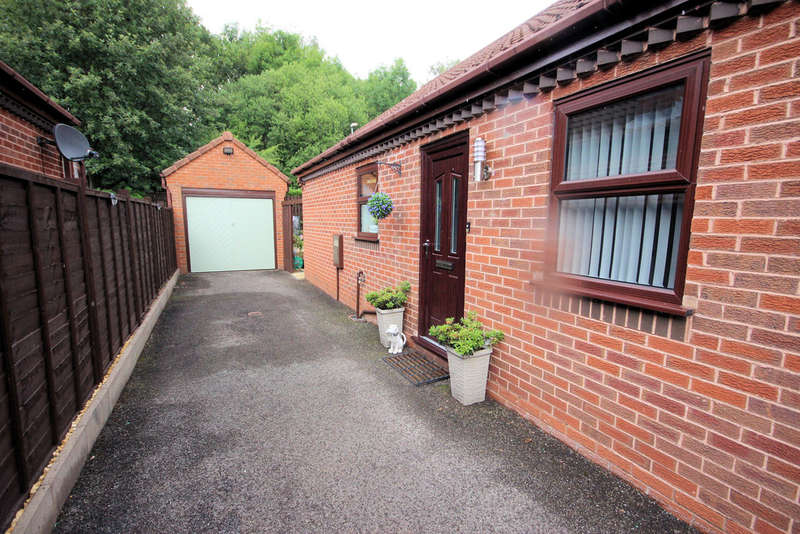 3 Bedroom Detached Bungalow For Sale In Sheldon Close, Loughborough, LE11