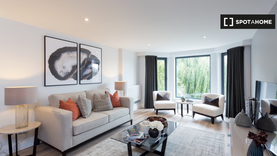 2 Bedroom Flat To Rent In Flat, SW5