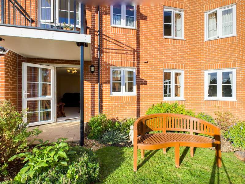 1 Bedroom Flat For Sale In Havant Road, Cosham, Portsmouth, PO6