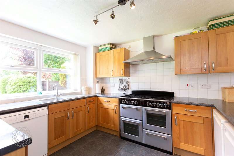 4 Bedroom Detached House For Sale In Boothstown Drive, Worsley