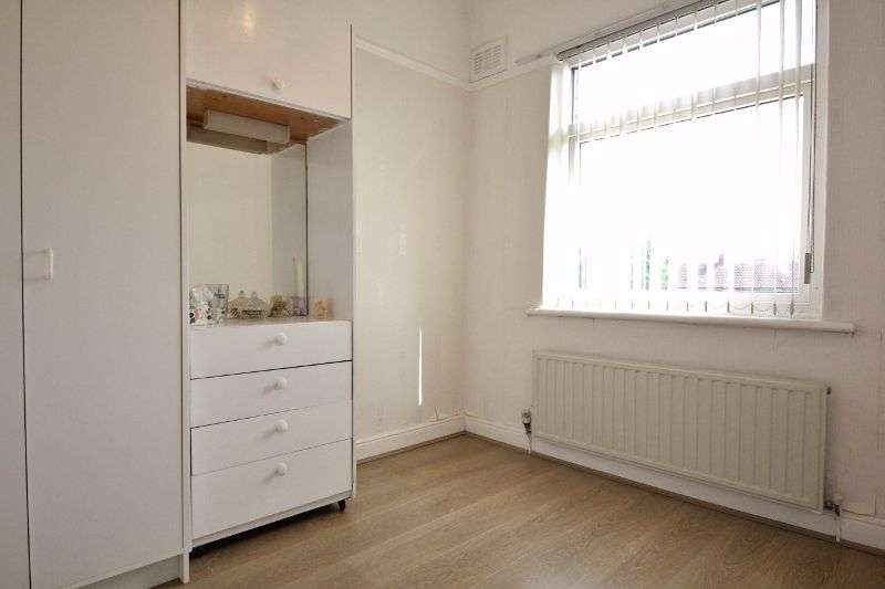  Sorry Now Let  3 Bedroom House To Rent Montague Road L13