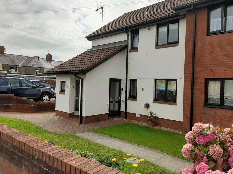 Home For Sale In Seabank Court,