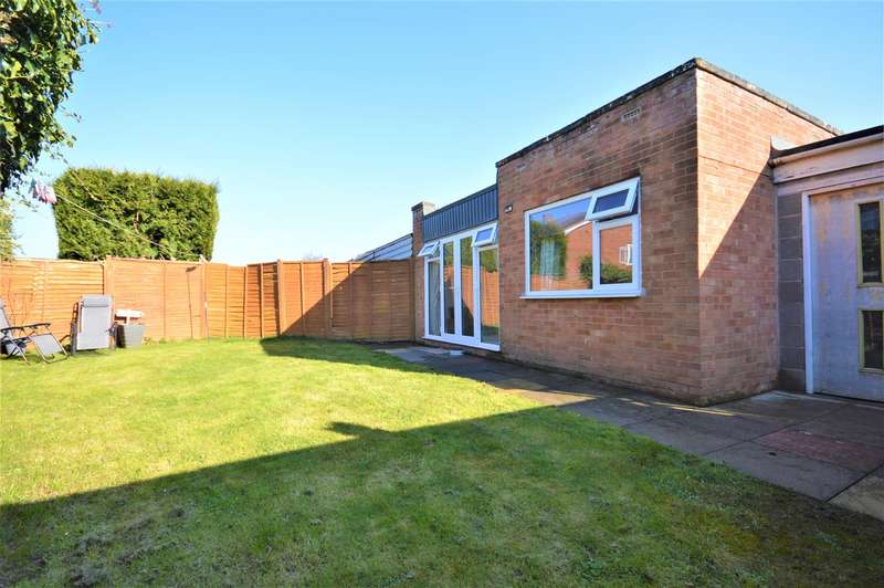 2 Bedroom Semi Detached Bungalow For Sale In Whitehouse Close, Marden
