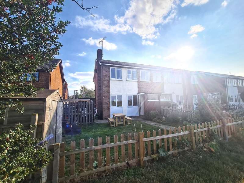 3 Bedroom SemiDetached House For Sale In Homefield, Southminster, CM0